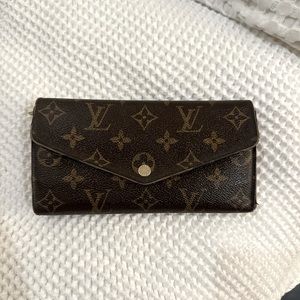Louis Vuitton Sarah Wallet Aunthentic